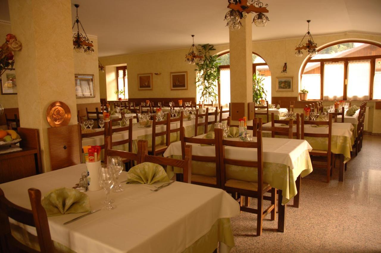 Albergo Ristorante Sole Mezzoldo المظهر الخارجي الصورة